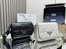 Picture of Prada Handbags _SKUfw207315374fw